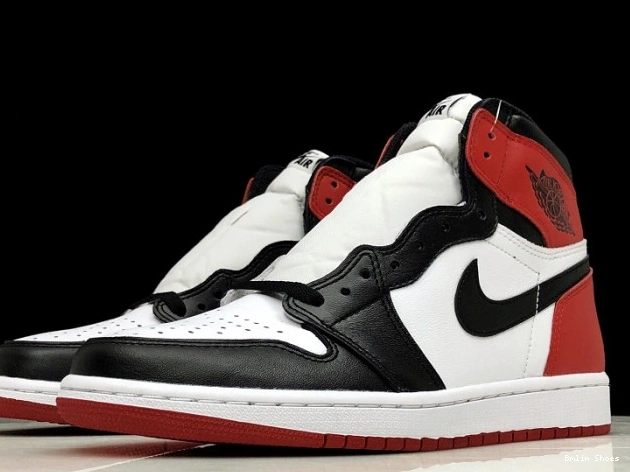 Bmlin Shoes 555088-125 Air Jordan 1 Black Retro Toe 0731